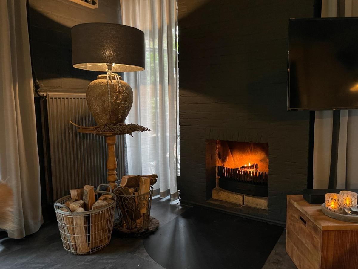 Lodge In Een Bosrijke Omgeving Met Hottub & Sauna Opt Rheezerveen 외부 사진
