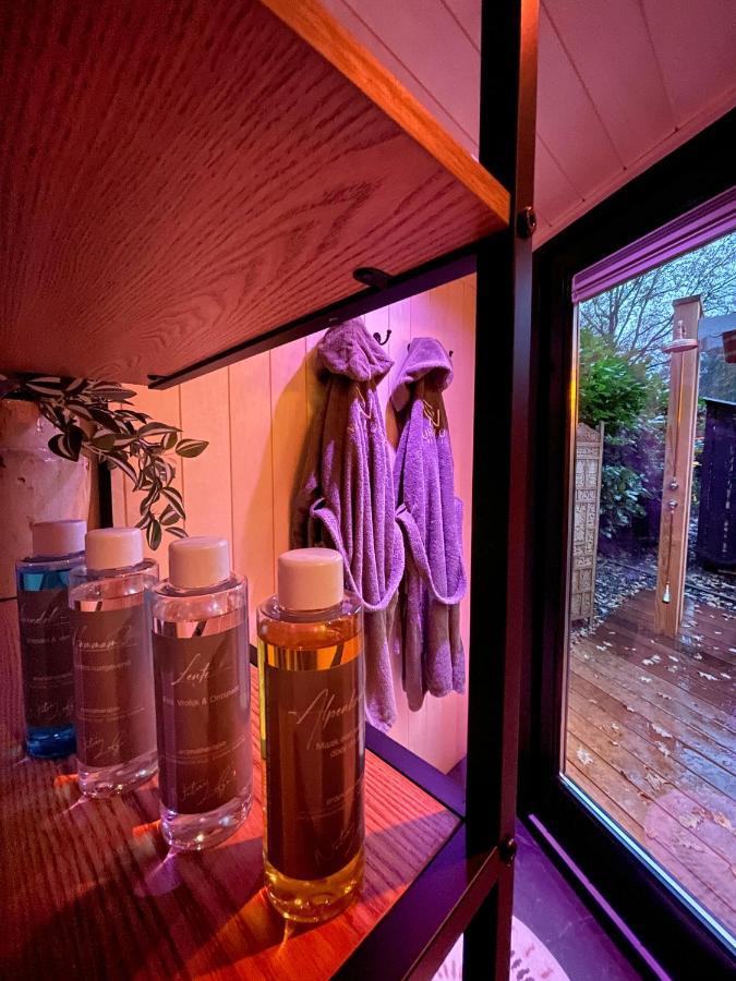 Lodge In Een Bosrijke Omgeving Met Hottub & Sauna Opt Rheezerveen 외부 사진