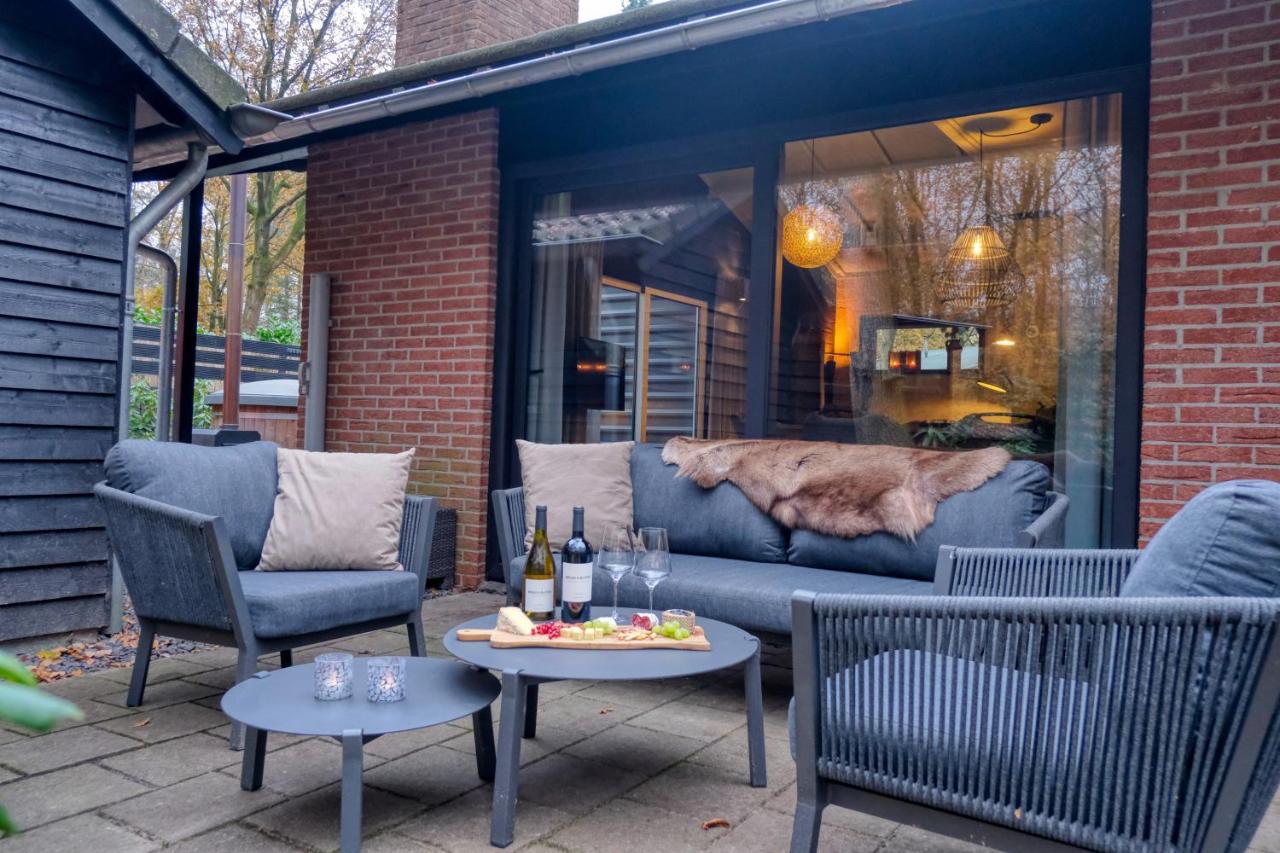Lodge In Een Bosrijke Omgeving Met Hottub & Sauna Opt Rheezerveen 외부 사진