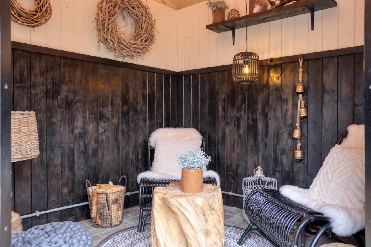 Lodge In Een Bosrijke Omgeving Met Hottub & Sauna Opt Rheezerveen 외부 사진